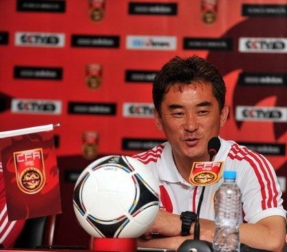 مدرب منتخب الصين فو بو