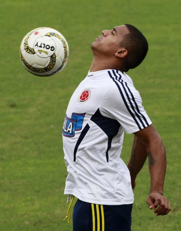 2012-10-09t234824z_1374934668_gm1e8aa0ll901_rtrmadp_3_soccer-world_reuters