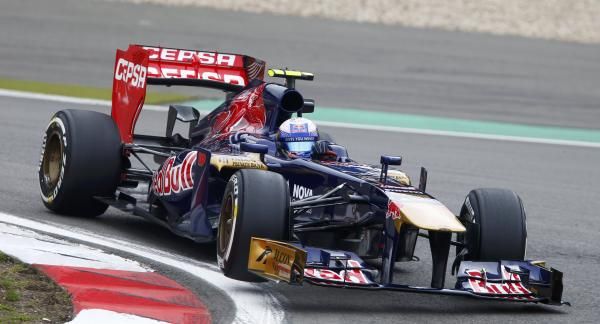 2013-07-05t100221z_999356841_lr2e9750rvmxk_rtrmadp_3_motor-racing-prix_reuters