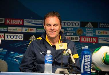 مدرب منتخب استراليا هولجير اوسيك في المؤتمر الصحفي