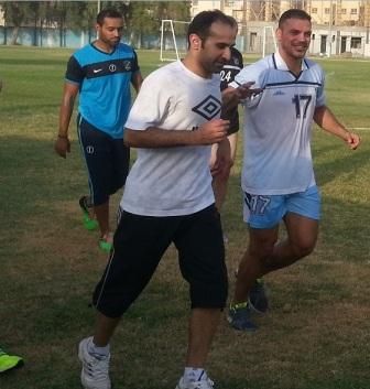 حمد الحربي في تدريبات السالمية بجوار عمرو زكي