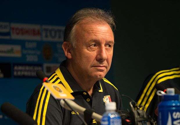 البيرتو زاكيروني في المؤتمر الصحفي