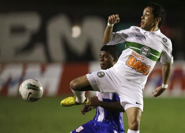 2012-08-17t012505z_94122890_gm1e88h0pvk01_rtrmadp_3_soccer-latam-brazil_reuters