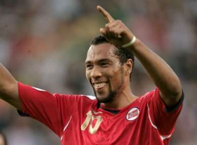 جون كارو يحتفل بالفوز على الأرجنتين