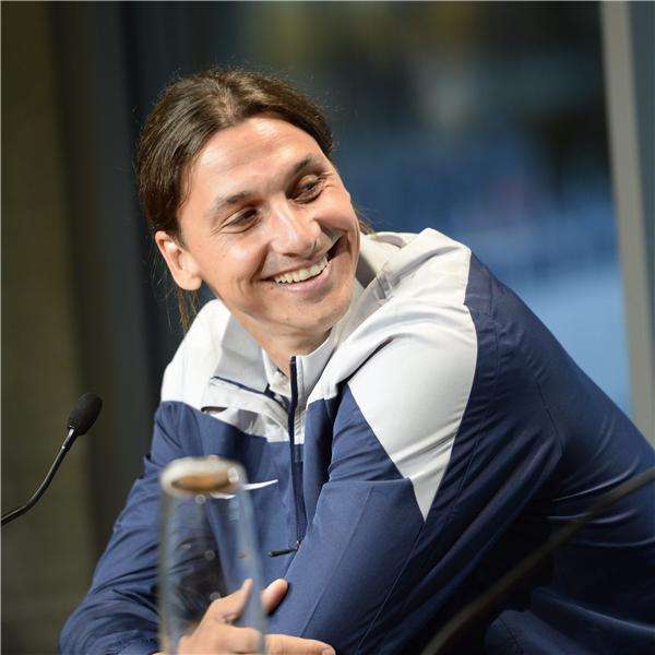 إبراهيموفيتش خلال المؤتمر الصحفي