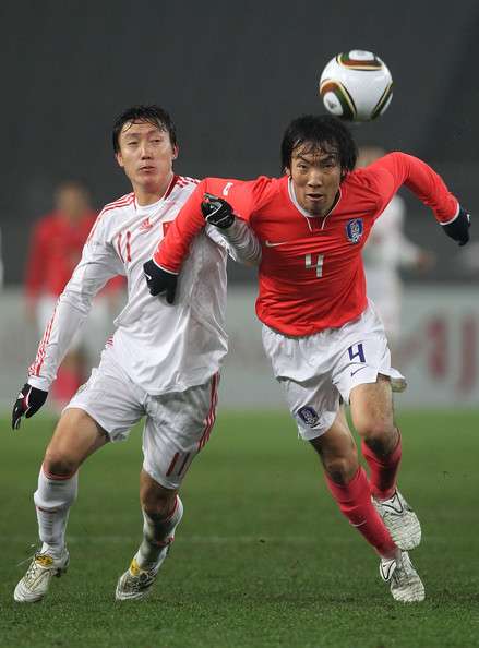 منتخبي الصين وكوريا الجنوبية في مواجهة سابقة - نسخة 2010 من كأس شرق آسيا