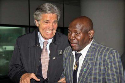 إميل جريفيث يمينا