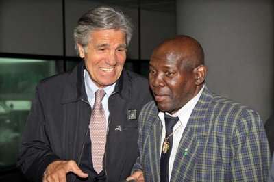 إميل جريفيث يمينا