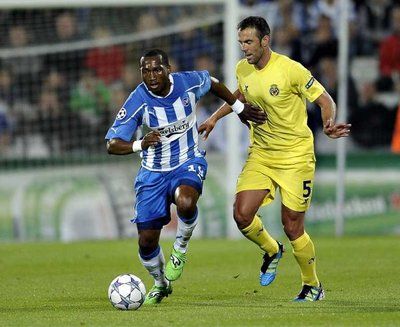 جيمبا جيمبا (يسار)