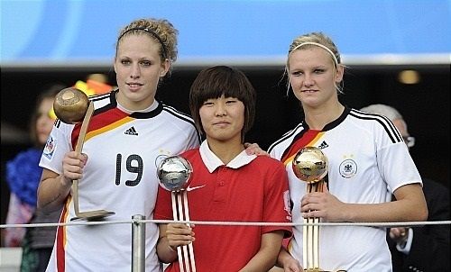 عندما تحصلت جي سو يون على الكرة الفضية كأفضل لاعبة في كأس العالم 2010 لتحت 20 عاماً 