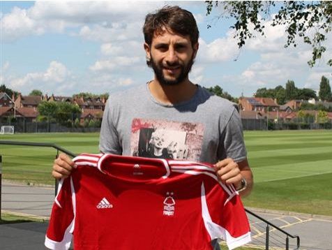 الجزائري جمال عبدون يحمل قميص نوتنجهام