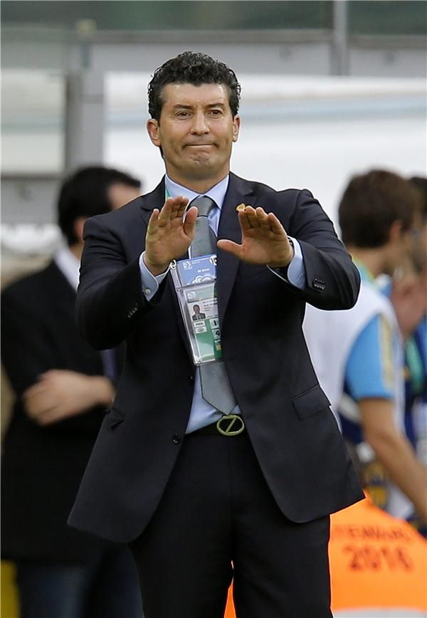 خوسيه مانويل دي لاتوري مدرب المكسيك