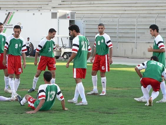 من احماء فريق الوحدات وبعدسة كووورة