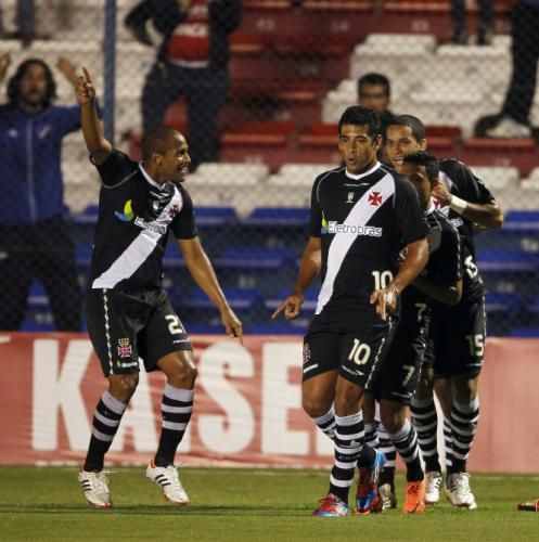 2012-04-13t025156z_01_ast08_rtridsp_3_soccer-libertadores_reuters