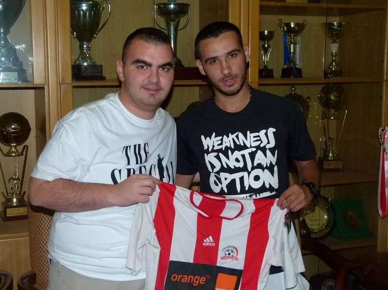 أنس حجي مع بشير خير بعد التوقيع الليلة