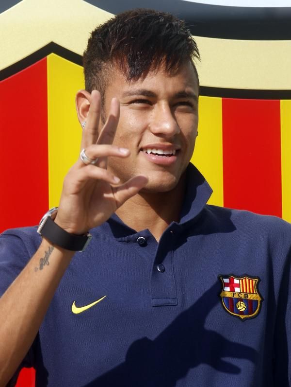 2013-06-03t173731z_1062182479_gm1e96404dm01_rtrmadp_3_spain-neymar-barcelona_reuters
