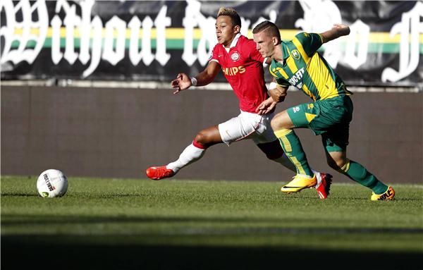 من مباراة إيندهوفن ودين هاج