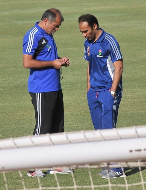 يوسف وعبد الحفيظ مدير الفريق