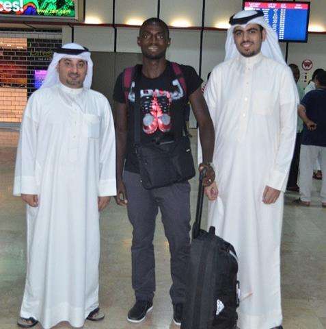 اديكو لدى وصوله الى مطار البحرين