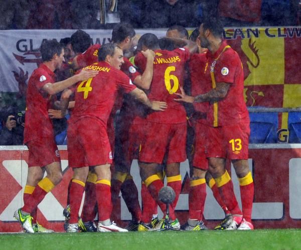 2012-10-12t214420z_1402648887_gm1e8ad0fvo01_rtrmadp_3_soccer-world_reuters