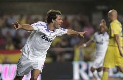 فان نستلروي سعيد بهدف فريق ريال مدريد الرباع في مرمى فياريال