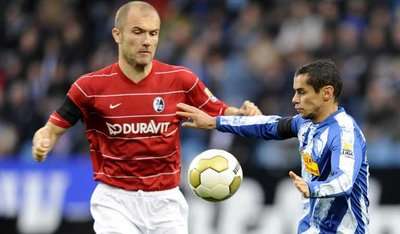 ميمون أزواغ (يمين)