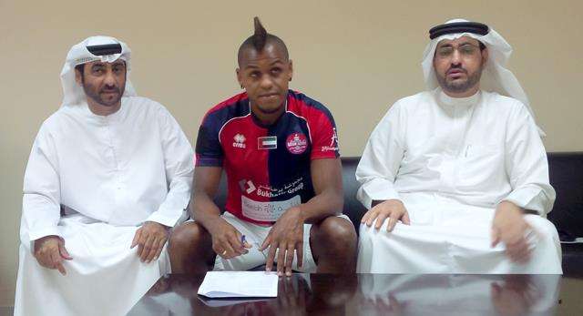 دا سيلفا يتوسط الحصان والطلياني