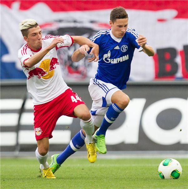 يوليان دراكسلر "إلى اليمين"