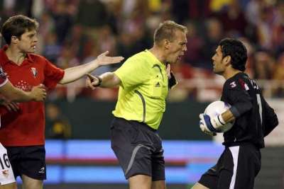 الحكم الانجليزي الدولي المعتزل جراهام بول