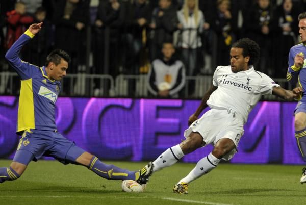 2012-10-25t180059z_1646197247_gm1e8aq05kz01_rtrmadp_3_soccer-europa_reuters