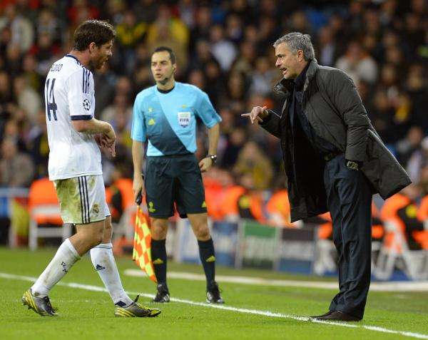 2012-11-06t213955z_1320949220_gm1e8b70fnj01_rtrmadp_3_soccer-champions_reuters