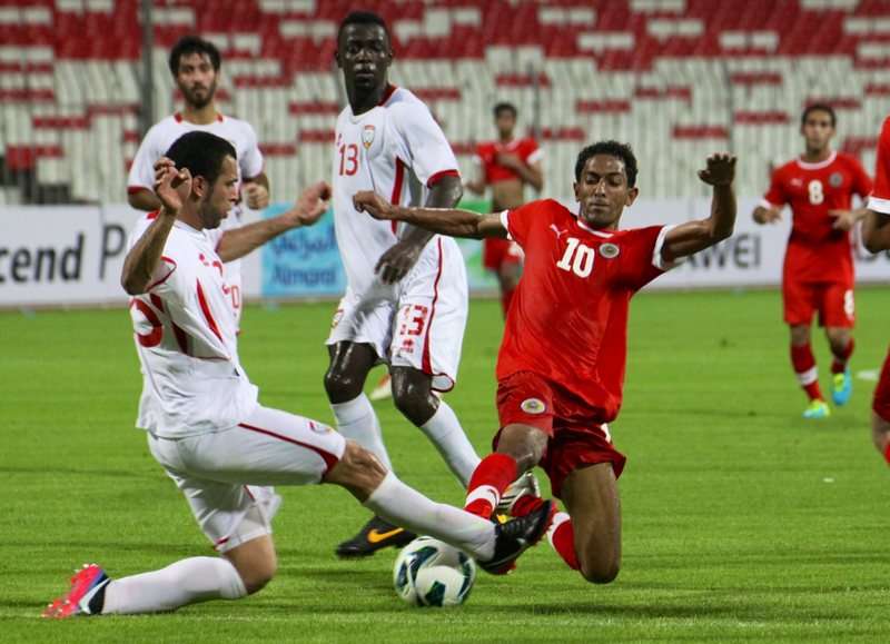 لقطة من لقاء الامارات والبحرين