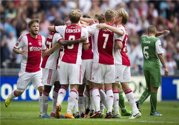 فرحة لاعبي أياكس بالفوز