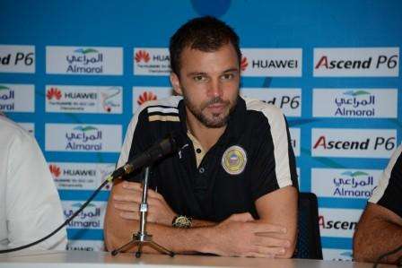 هيدسون في المؤتمر الصحفي. 