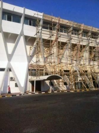 جانب من أعمال الصيانة في استاد الصداقة والسلام