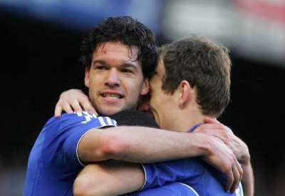 مايكل بالاك قائد المنتخب الالماني يترقب مصيره مع تشيلسي