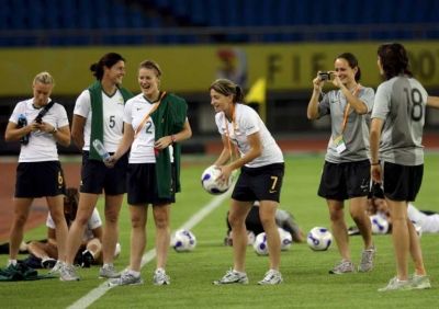 جو لطيف أثناء تدريبات المنتخب الأسترالي
