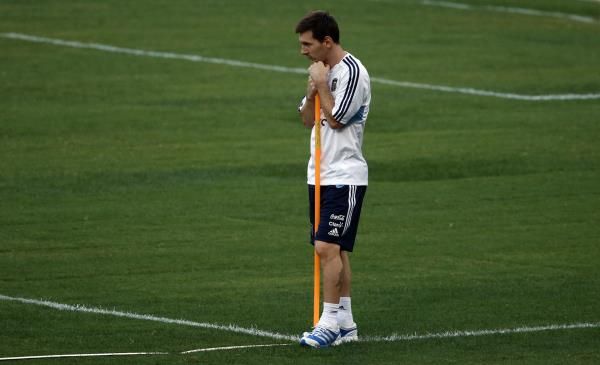 2013-08-12t193655z_246795482_gm1e98d09y501_rtrmadp_3_soccer-friendly_reuters