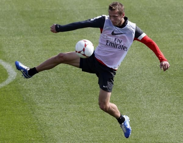 2012-12-30t101510z_1344336068_gm1e8cu1eo301_rtrmadp_3_soccer_reuters