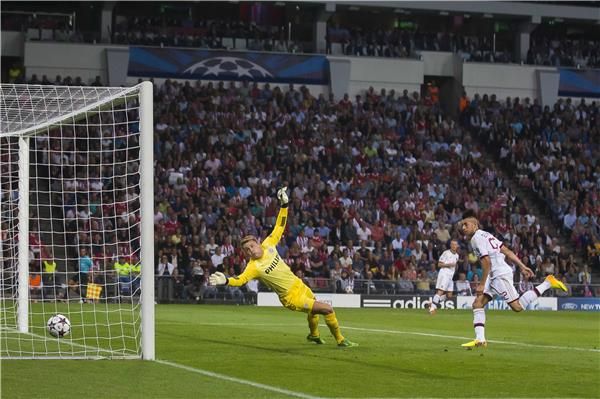 الشعروي نجم الميلان يسجل في مرمى زويت في دوري أبطال أوروبا