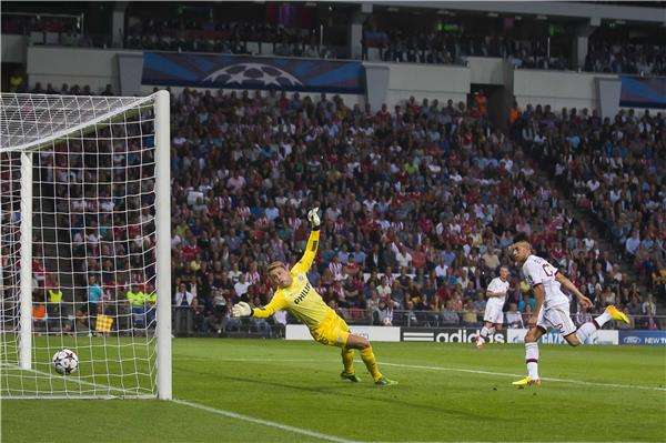 الشعروي نجم الميلان يسجل في مرمى زويت في دوري أبطال أوروبا