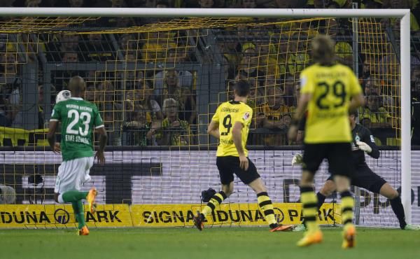 2013-08-23t195635z_1327961213_gm1e98o0aqj02_rtrmadp_3_soccer-germany_reuters