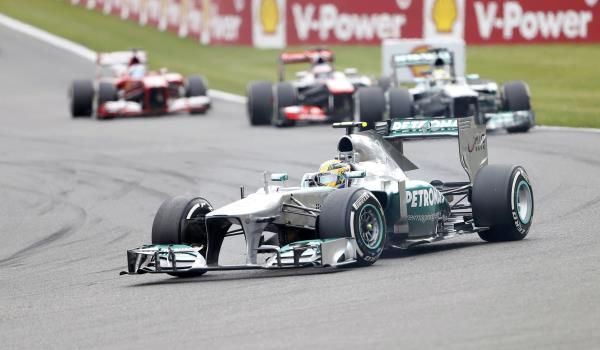 2013-08-25t124650z_1006965550_lr1e98p0zhsj4_rtrmadp_3_motor-racing-prix_reuters