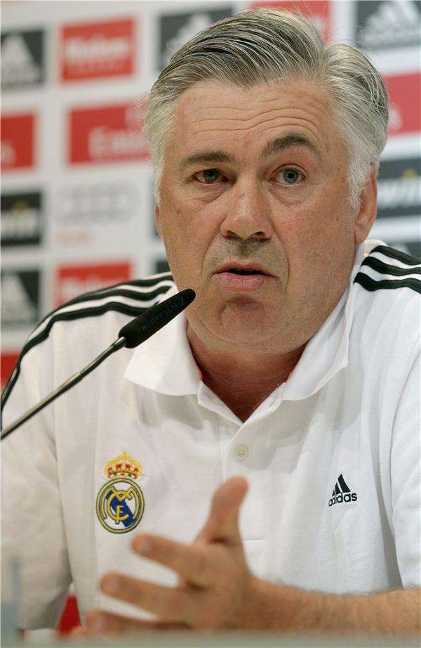 أنشيلوتي خلال المؤتمر الصحفي