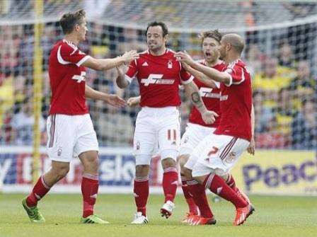 فرحة لاعبي نوتنجهام بهدف ريد في مرمى واتفورد