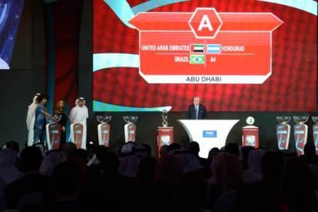 مصطفي فهمي خلال إجراء مراسم القرعة