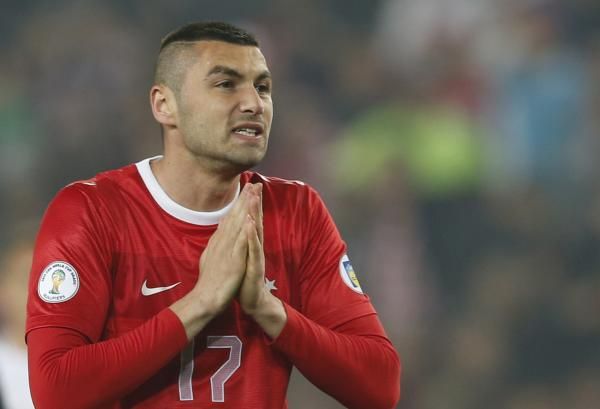 بوراك يلمظ بقميص منتخب تركيا