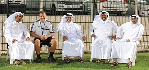  مدرب قطر في اجتماع مع اجيري