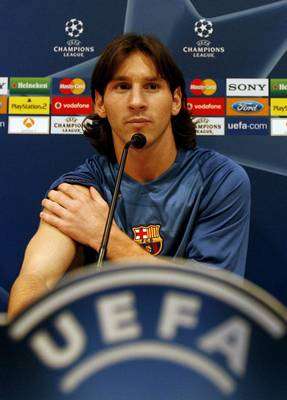 لاعب برشلونة الأسباني ليونيل ميسي