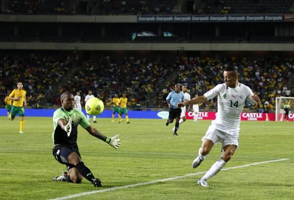 2013-01-12t195655z_1843377167_gm1e91d0axg01_rtrmadp_3_soccer-friendly-safrica_reuters